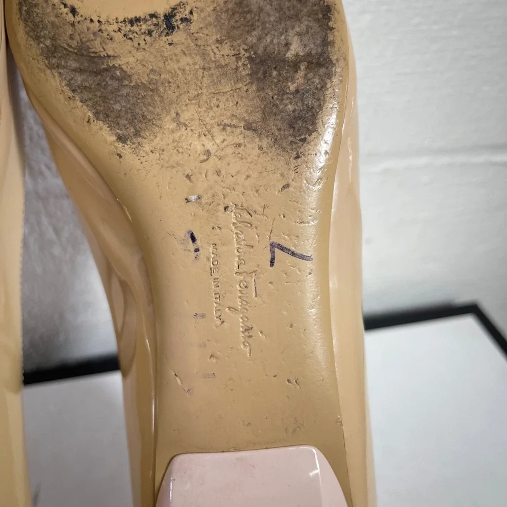 Salvatore Ferragamo Nude Patent Leather Gancini Logo Flats Slip On Women's 7 B